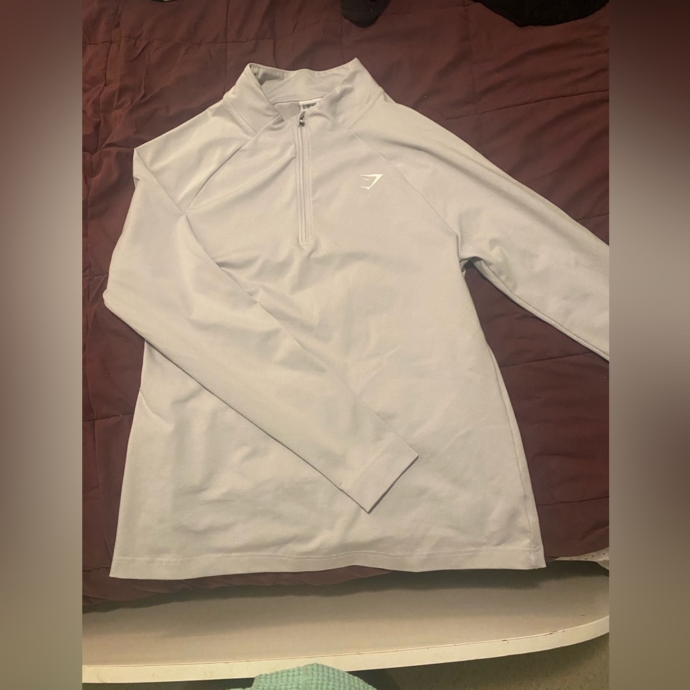 Gym shark pull over